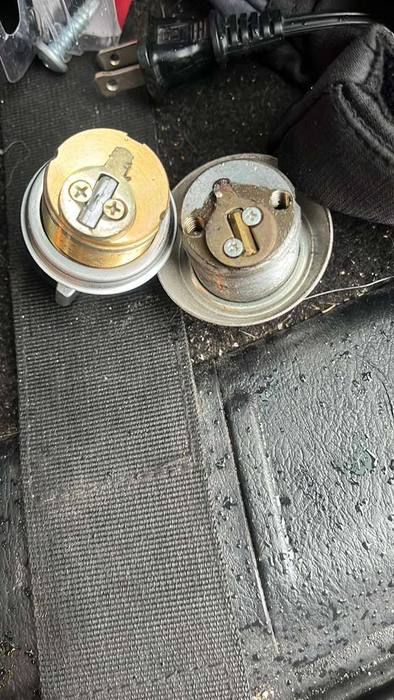 emergency exit door panic bar 02
