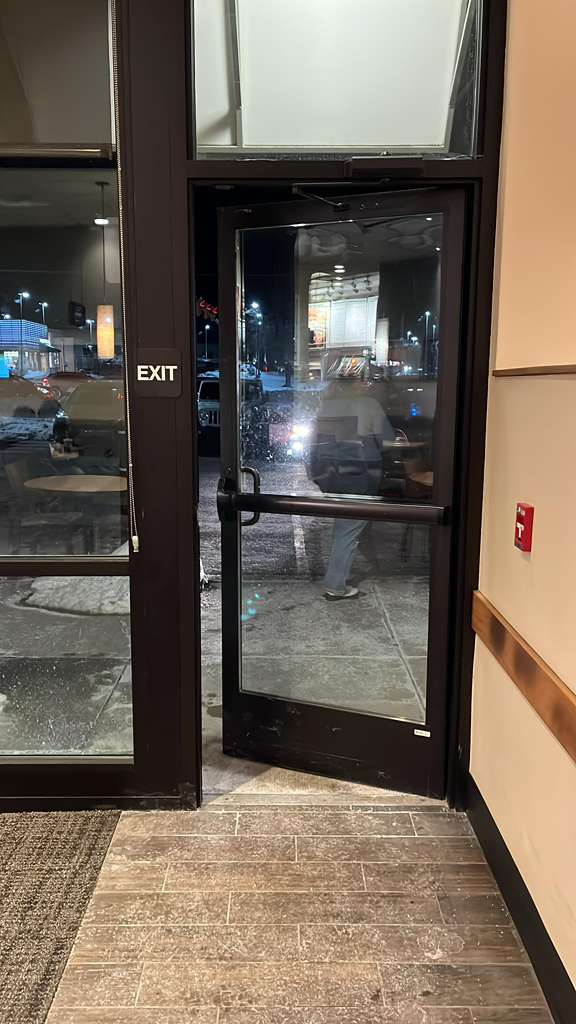 storefront gallery repair 04